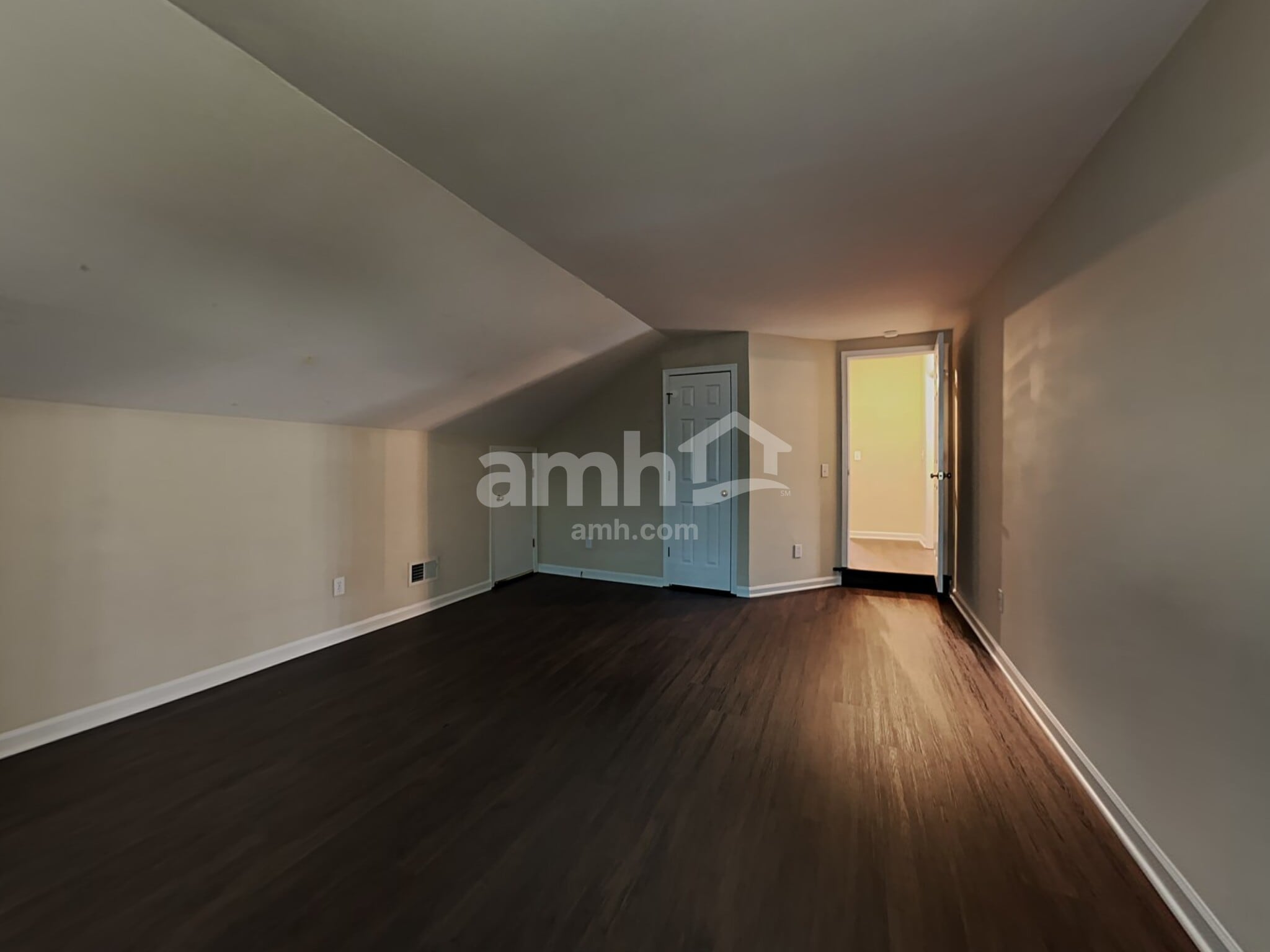 Building Photo - 1305 Groveland Trl