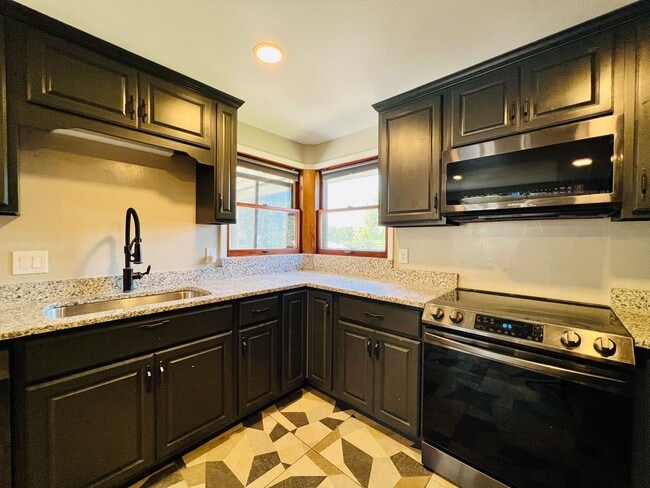 Building Photo - 2875 S Sherman St