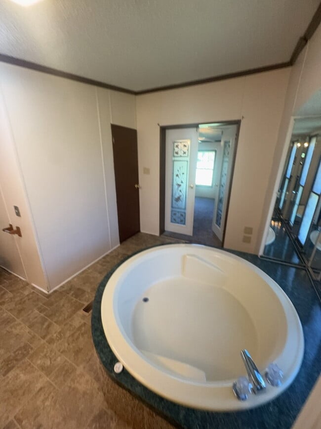 Building Photo - 1557 Catherine Lake Rd