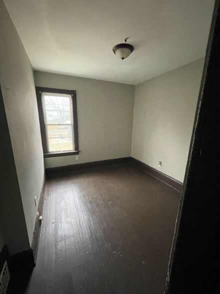 Building Photo - 2417 N 33rd St
