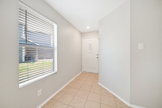 Building Photo - 9703 Woodland Pines