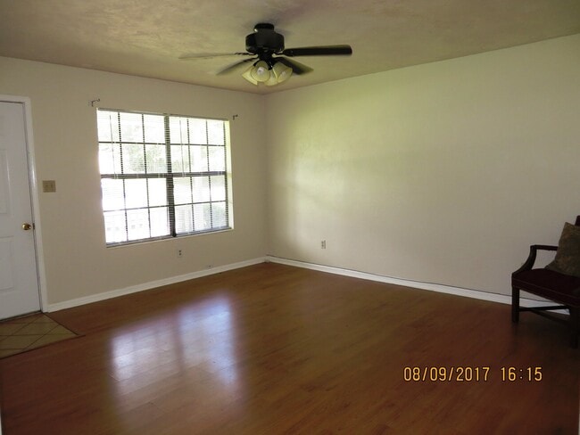 Building Photo - Charming 3 bedroom house for rent August 6, 2026, w/ a garage and privacy fenced back yard for $1...