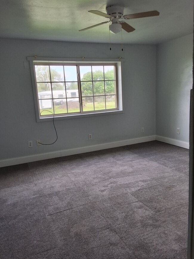 Building Photo - 1 Bedroom, 1 Bathroom House