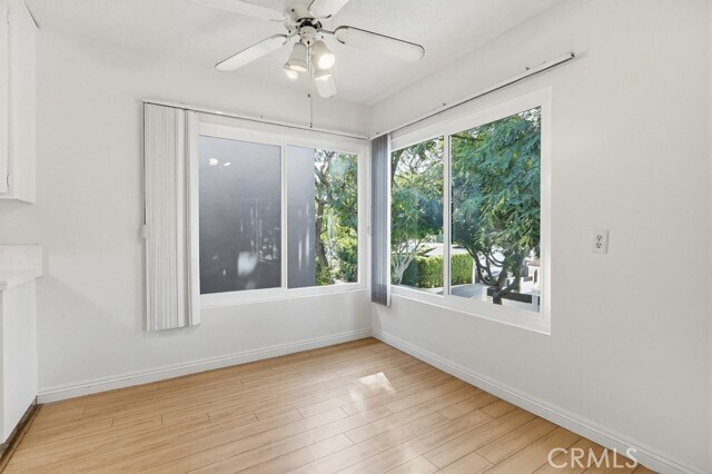 Building Photo - 930 N Stanley Ave