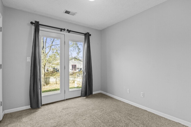 Building Photo - 881 Revere Run Dr