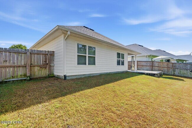 Building Photo - 350 Emerald Cove St