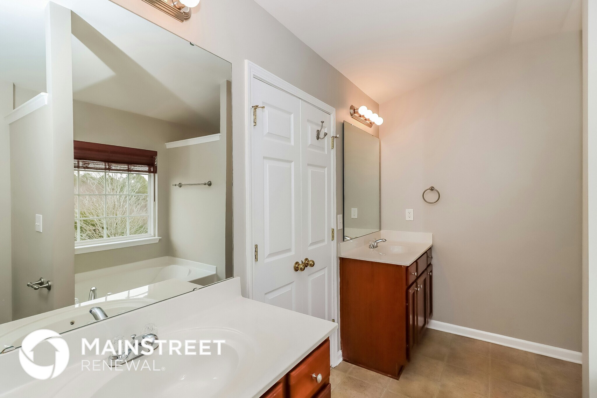 Building Photo - 6431 Hermsley Rd