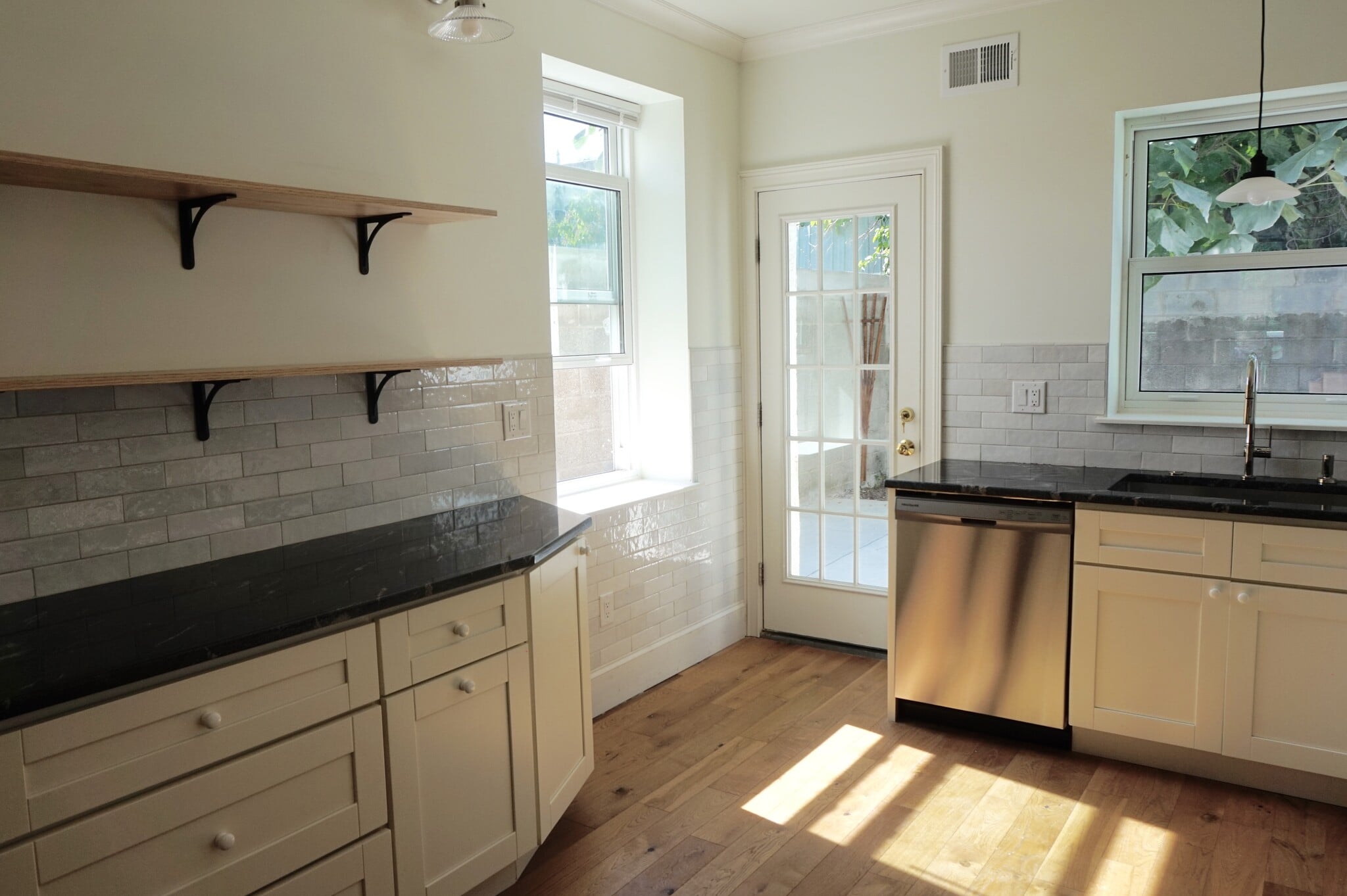 Kitchen - 1138 S 24th St