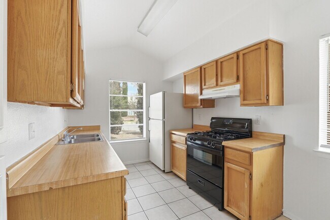 Building Photo - 10969 Duke Snider Cir