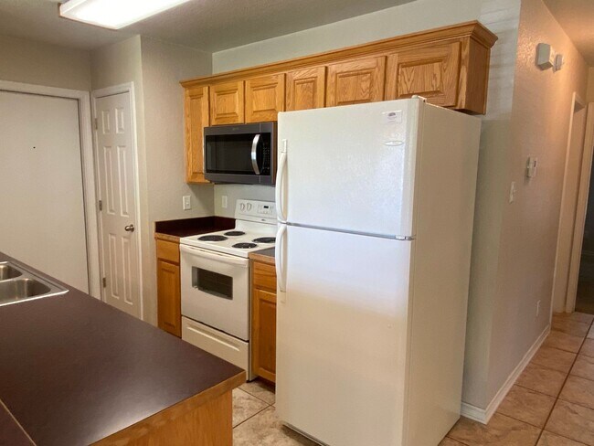 Building Photo - 160 Satch Dr