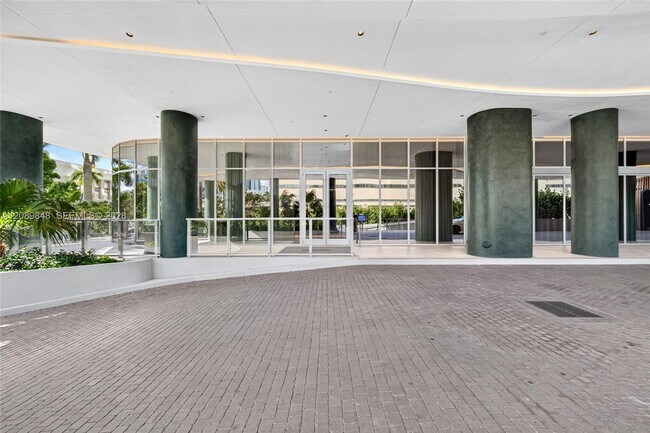 Building Photo - 1400 Biscayne Blvd