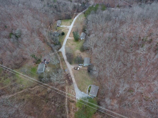 Building Photo - Cute log house in the woods off Charlotte Pike