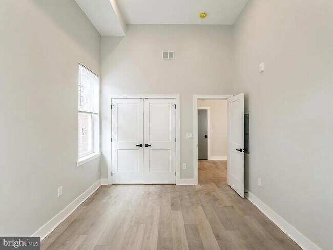 Building Photo - 1245 N 26th St