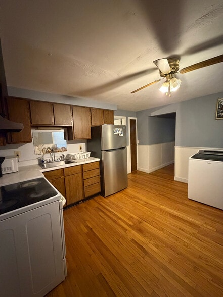 Building Photo - 126 Pierce St