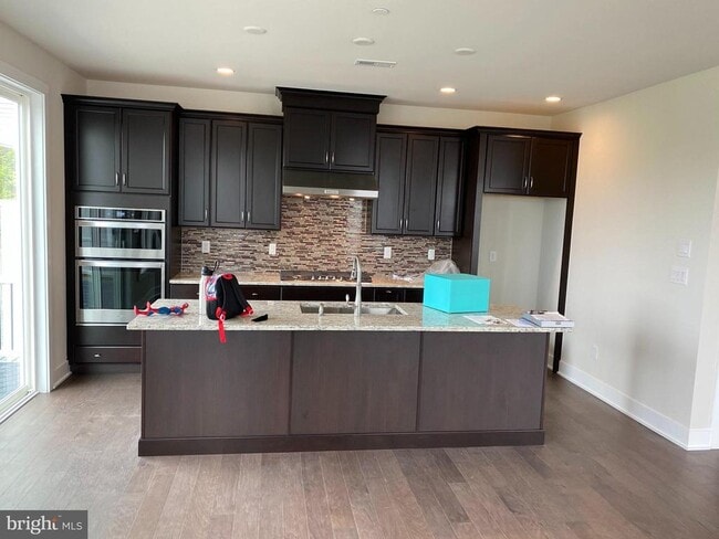 Building Photo - 110 Ginkgo Ln