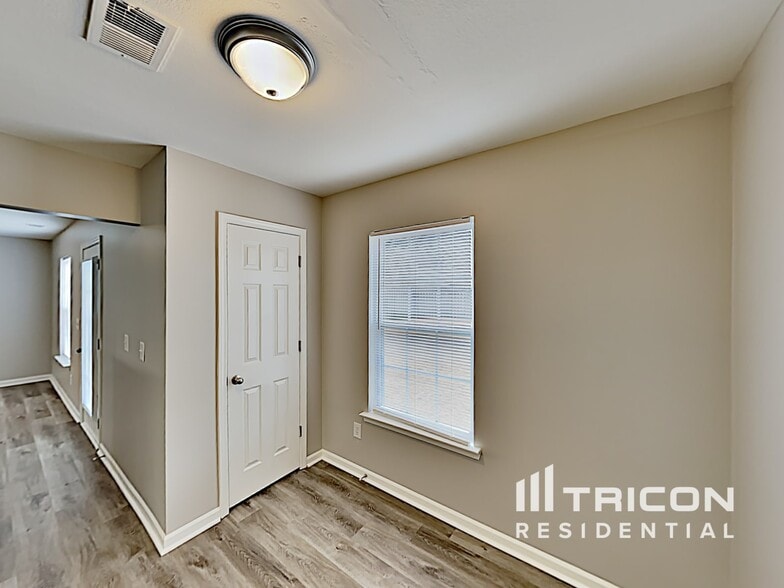 Building Photo - 725 Jack Russell Ct