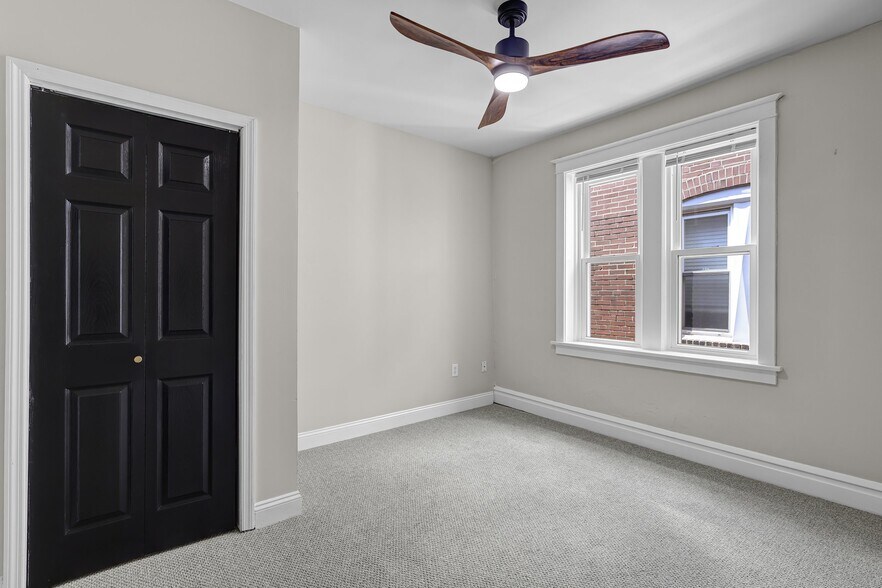 Building Photo - 3335 Salena St