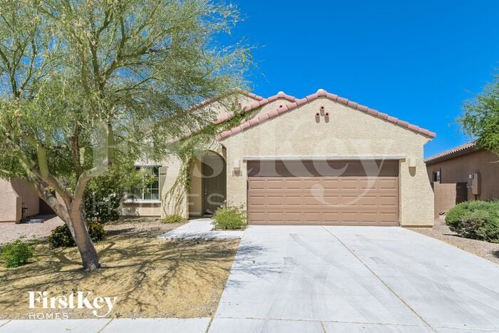 Primary Photo - 8075 N Circulo El Palmito