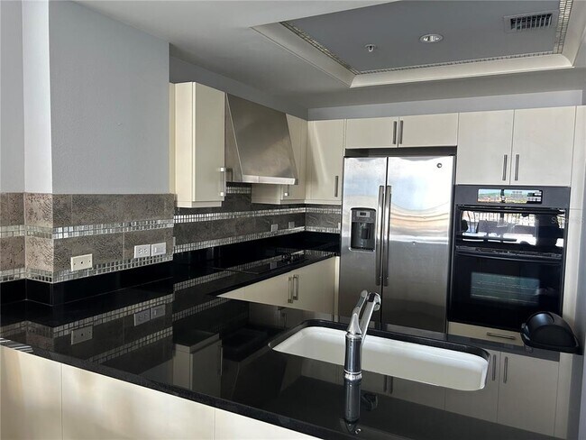 Building Photo - 1350 Main St