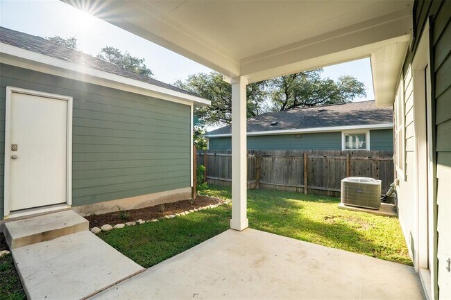 Building Photo - 1808 Pecan Island Dr