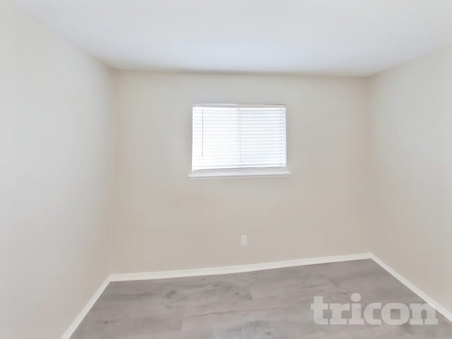 Building Photo - 4114 Hartford Dr