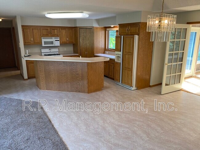 Building Photo - 4626 Linnea Ln