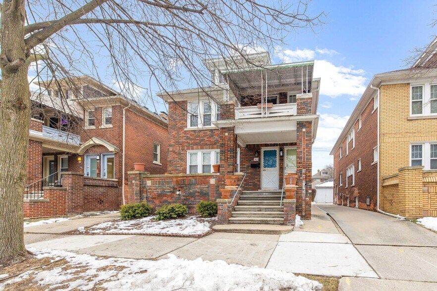 Building Photo - 966 Beaconsfield Ave