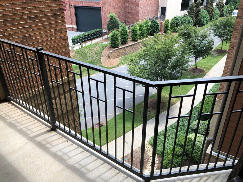 Building Photo - 5725 Carnegie Blvd