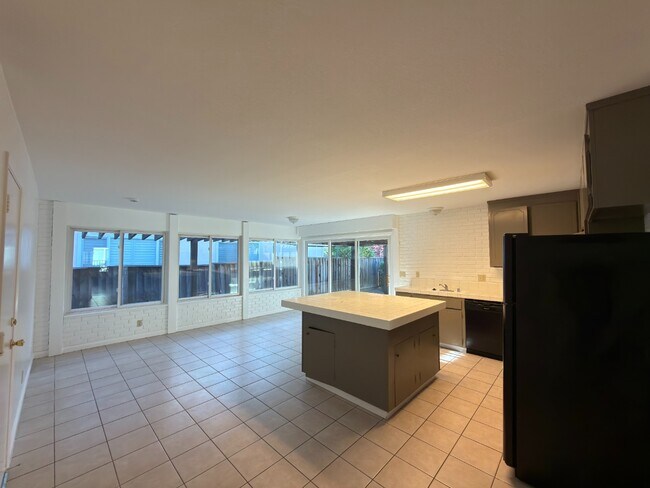 Building Photo - Spacious 3BR/2BA Single Family Home | 2-Car Garage + Great San Jose Location