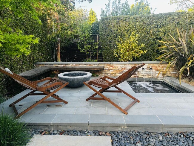 Building Photo - 3179 Bryant St