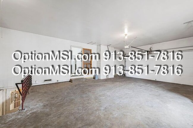 Building Photo - 1/2 month free if moved in by 1/25/26!! Move-in ready!!