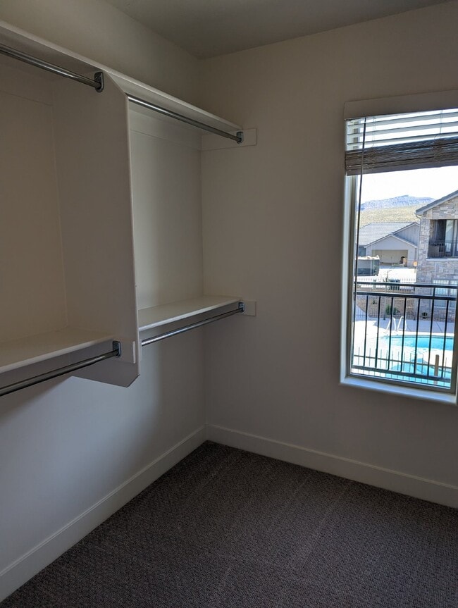 Building Photo - Azalea Townhomes Poolside Living 3 Bed 2.5...