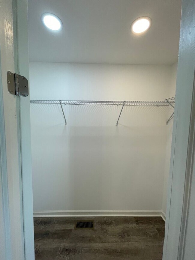 Building Photo - Completely remodeled 3/2 House- $2,150