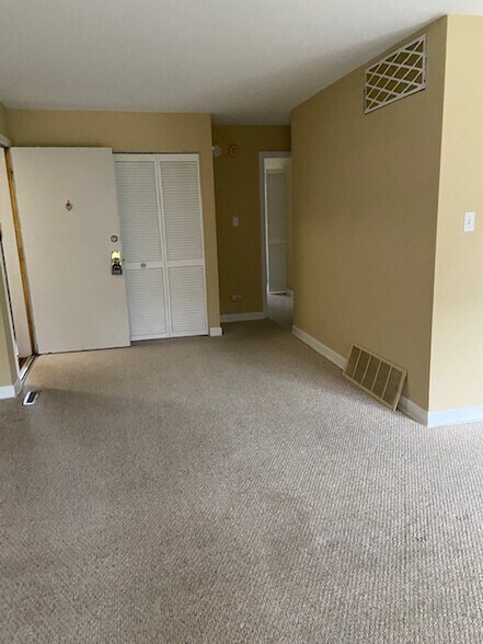 Building Photo - 382 Homeland Southway