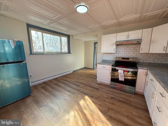 Building Photo - 5036 Leesport Ave