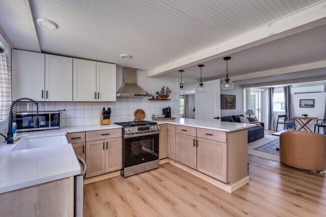 Building Photo - **Furnished Winter Rental** - Sackets Harbor