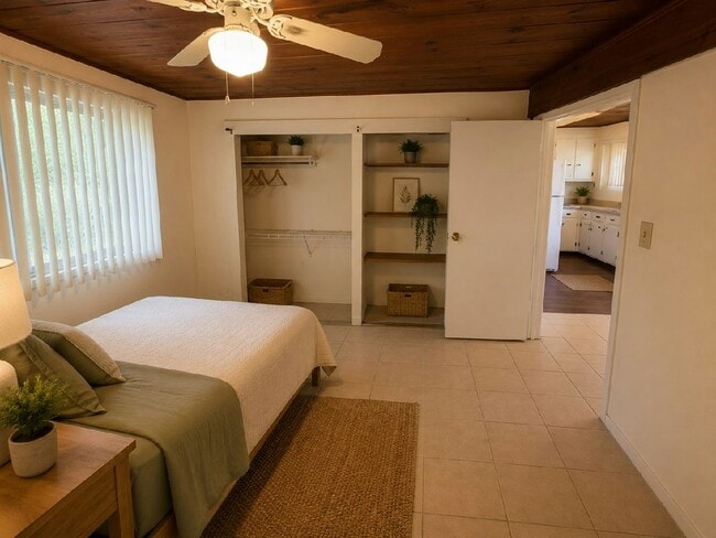 Building Photo - 2133 E Camp N Comfort Ln