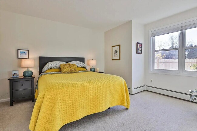 Building Photo - Nashua NH