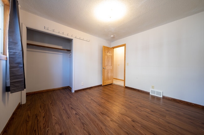 Building Photo - 3821 Clinton Ave