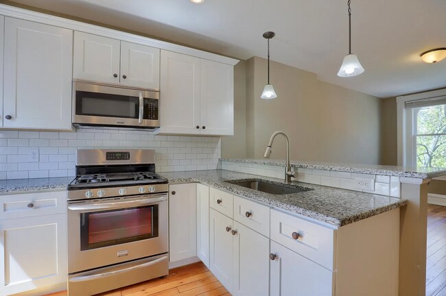 Building Photo - 28 E Vine St
