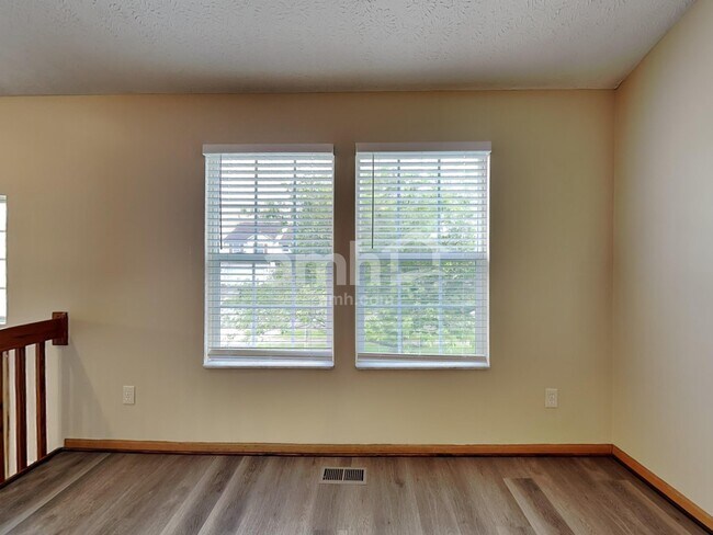 Building Photo - 3959 Highland Bluff Dr