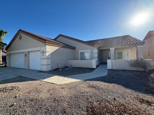 Building Photo - 3 Bed/2 Bath House with Boat Deep 3 Car Garage