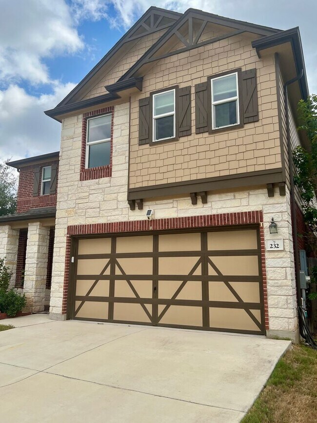 Primary Photo - Large 5 Bedroom Home on Corner Lot