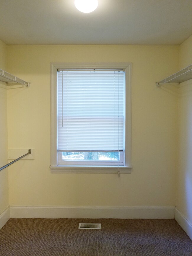 Building Photo - 1509 Troupe St
