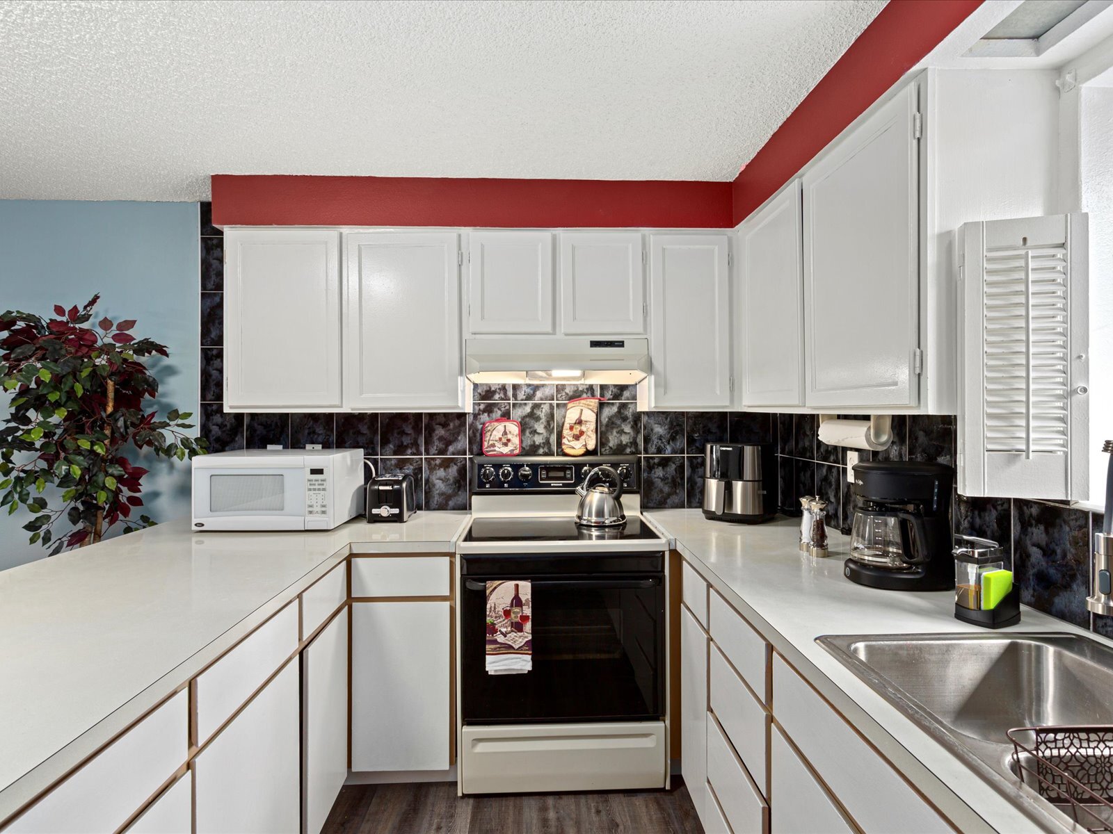 Building Photo - 16445 Ambaum Blvd S