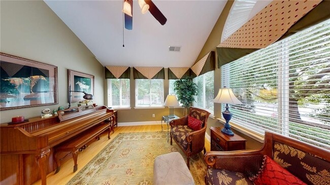 Building Photo - 100 Highlands Ridge Pl SE