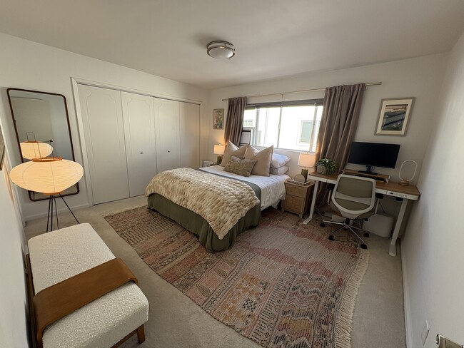 Bedroom En Suite - 918 21st St