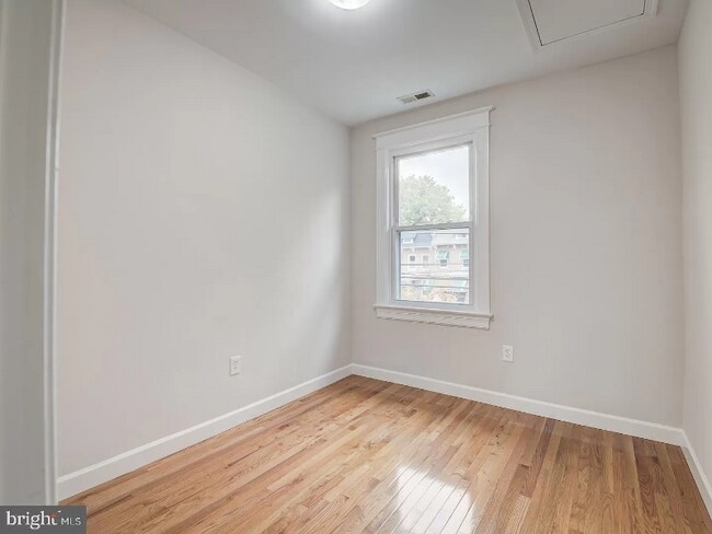 Building Photo - 4316 4th St NW