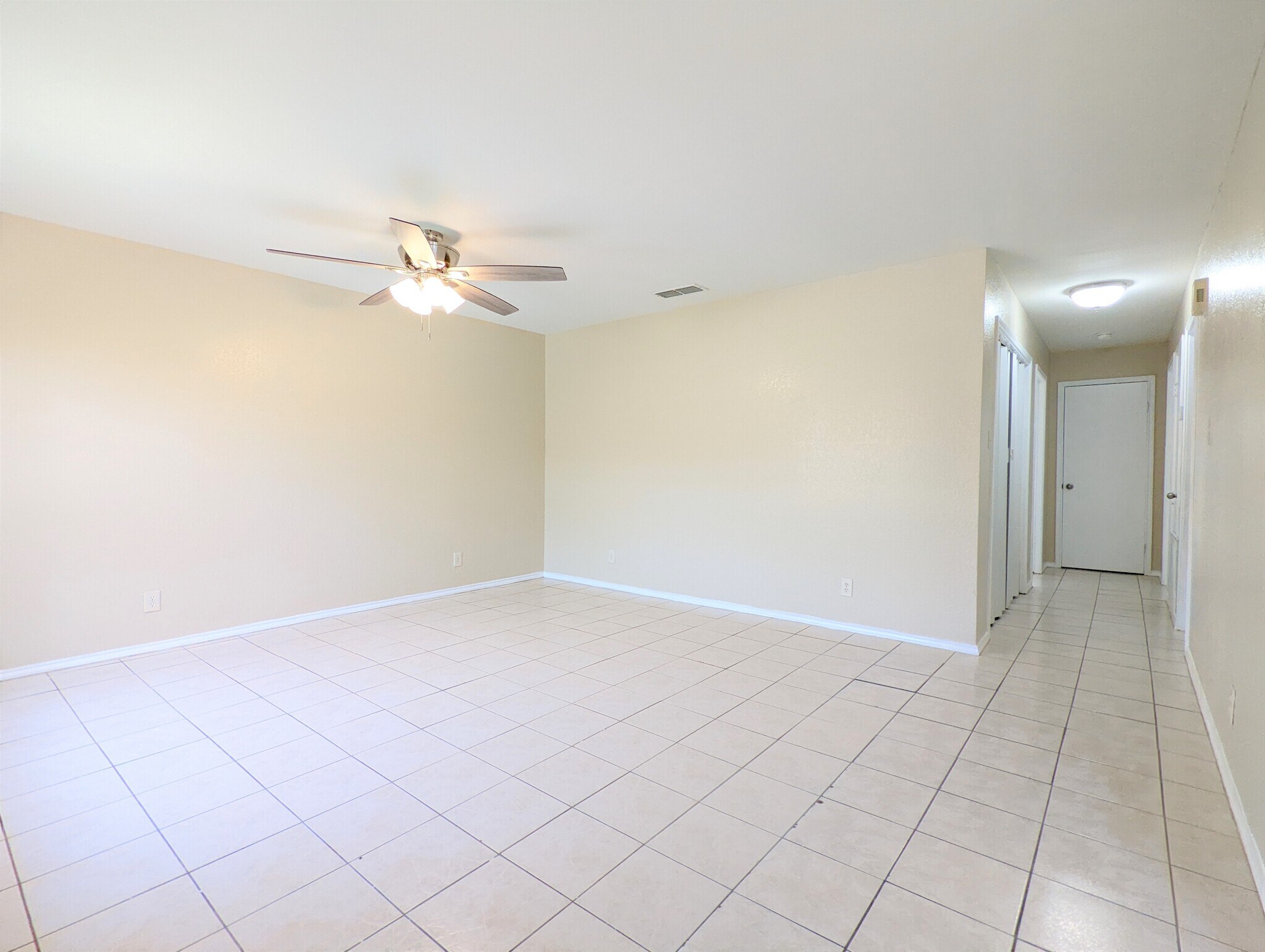 Building Photo - 131 Las Palmas St