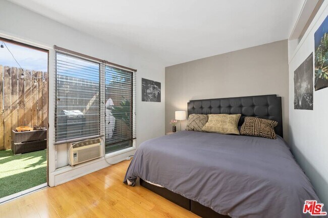 Building Photo - 1400 Hayworth Ave